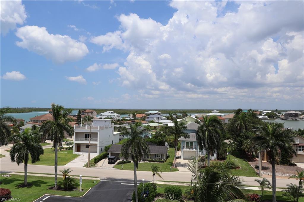 60 Pelican ST W 602