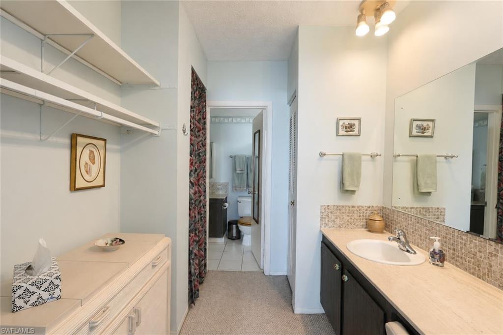 60 Pelican ST W 602 photo 10