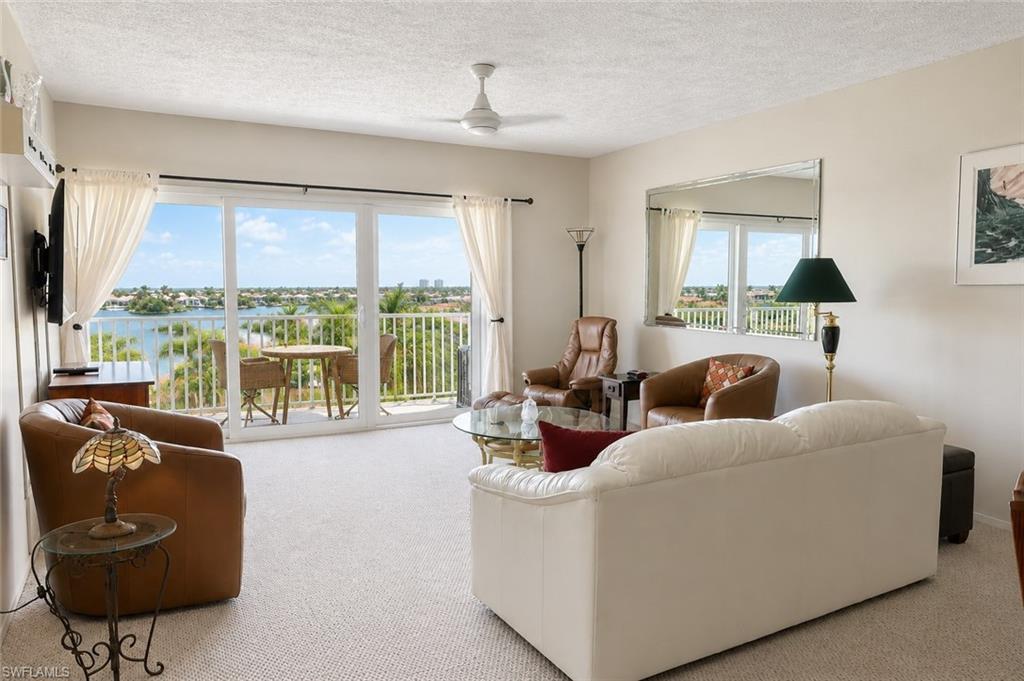 60 Pelican ST W 602