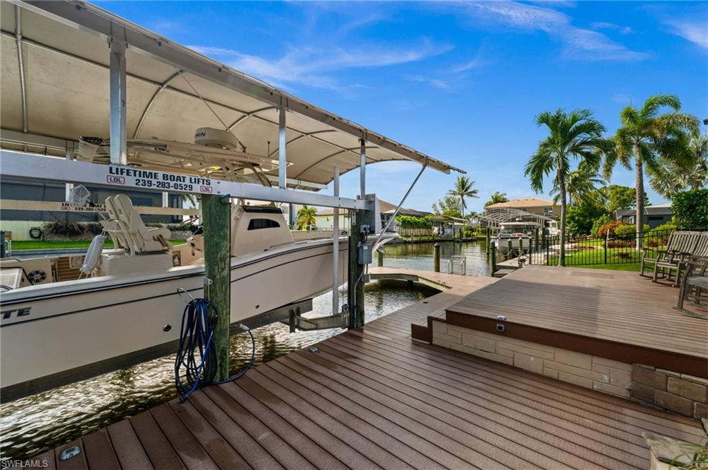 Covered lift for your boating adventures