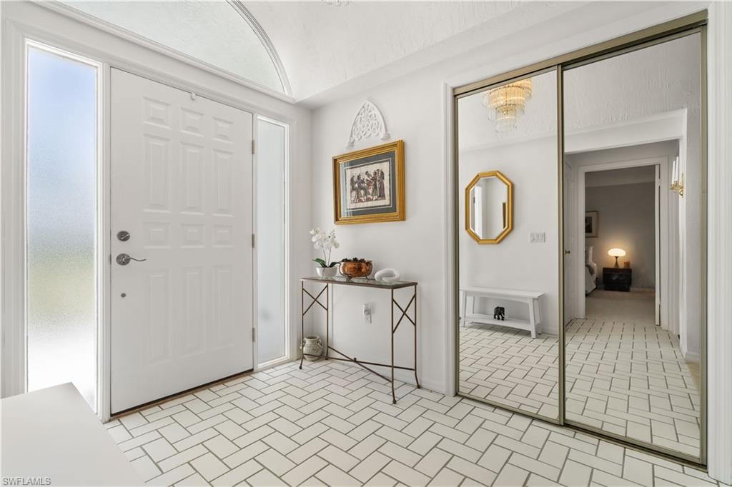 1723 Suzi ST photo 14