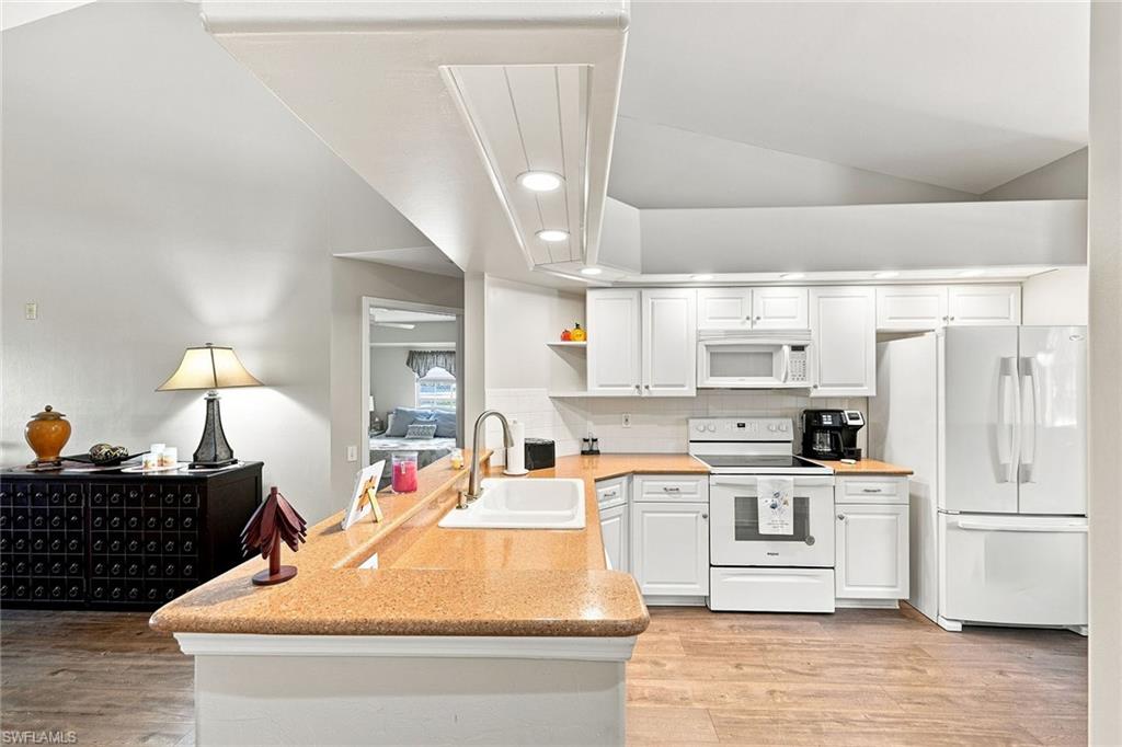 13641 Worthington WAY 1612 photo 9