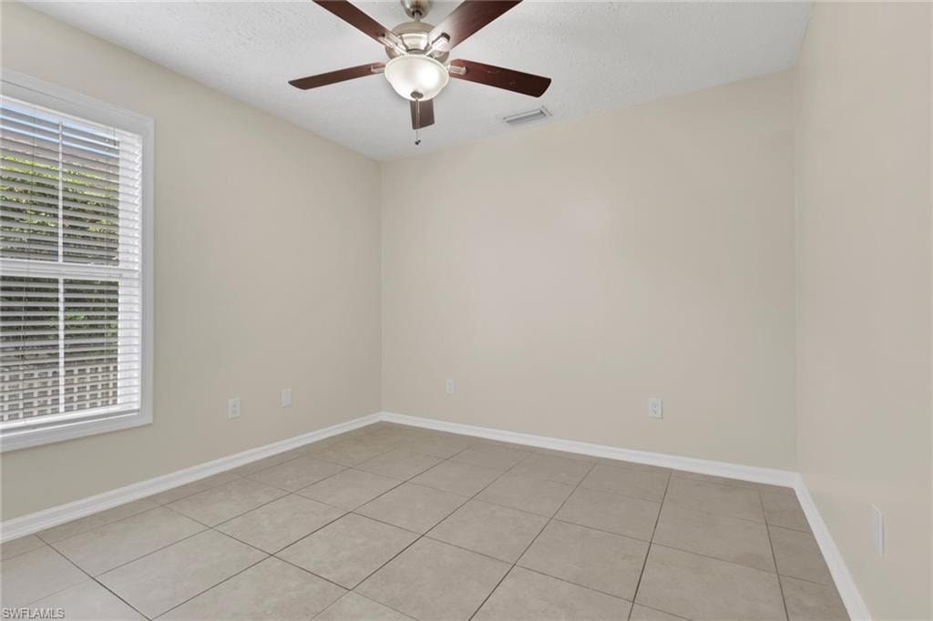 254 Leawood CIR photo 17