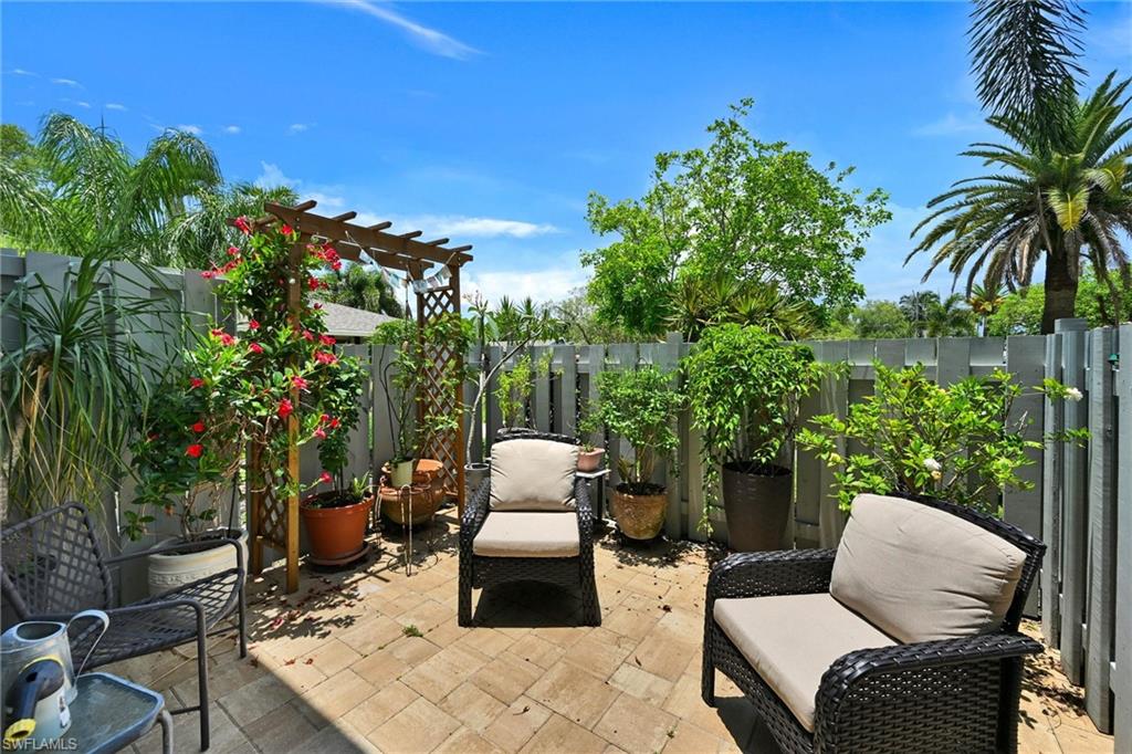 4259 Island CIR 3 photo 23