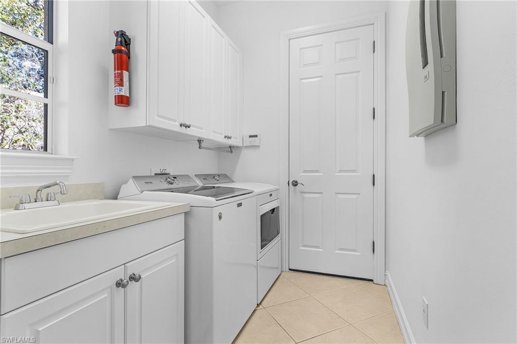 LAUNDRY IN RESIDENCE