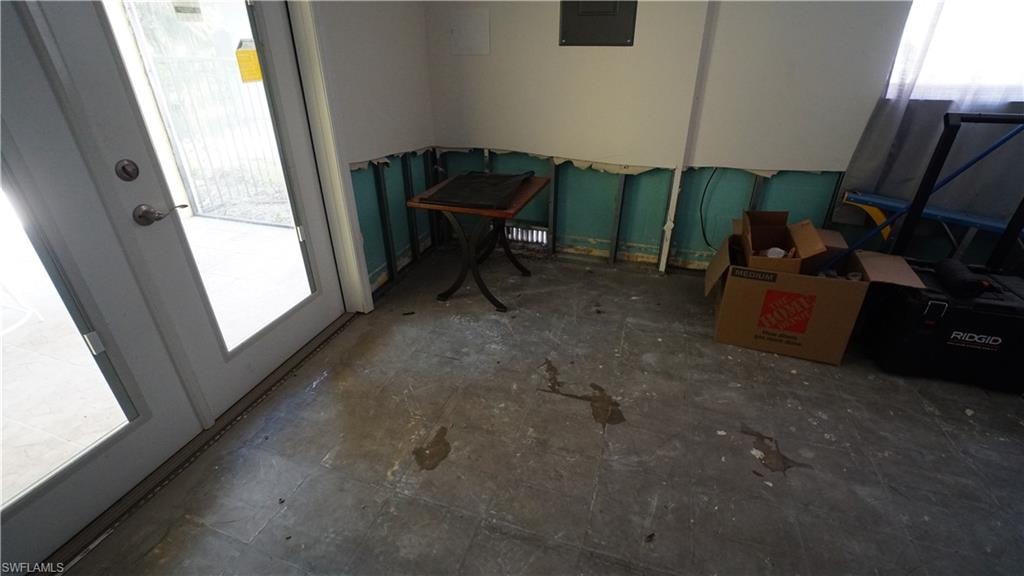 779 Park AVE photo 17
