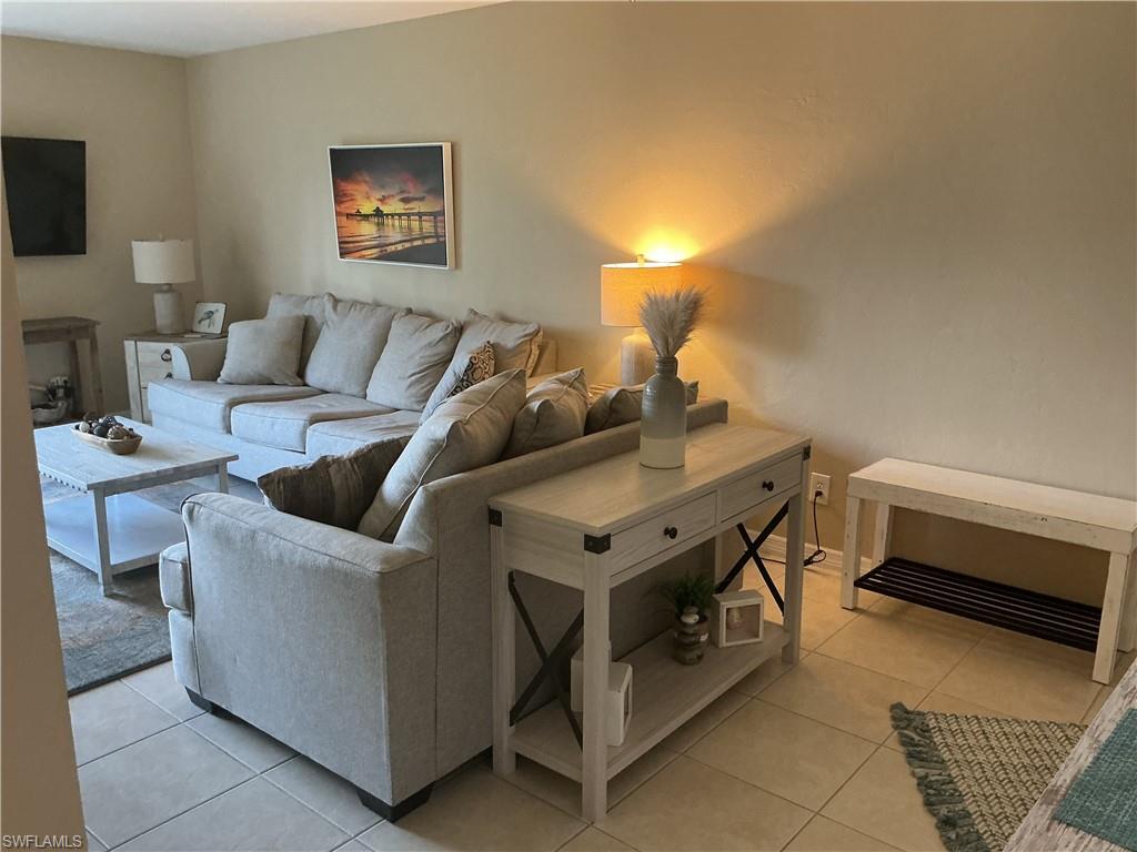 5550 Trailwinds DR 615