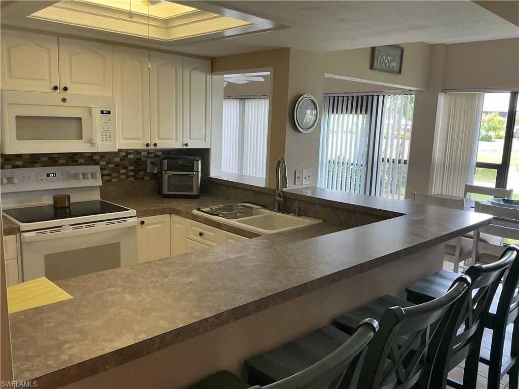 5550 Trailwinds DR 615 photo 6