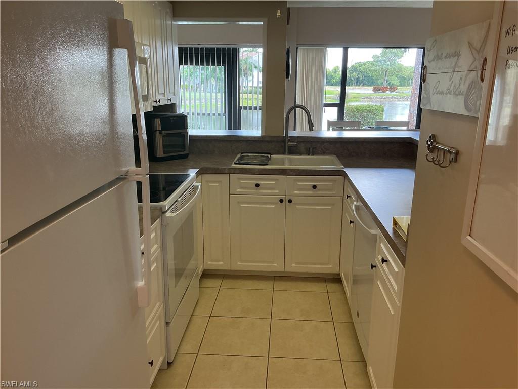 5550 Trailwinds DR 615 photo 7