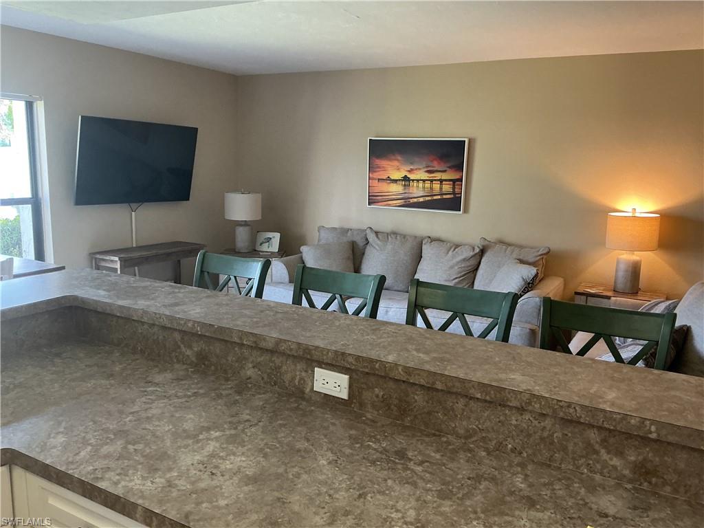 5550 Trailwinds DR 615 photo 9