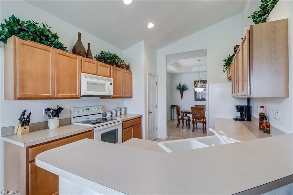 6839 Ascot DR 202 photo 9