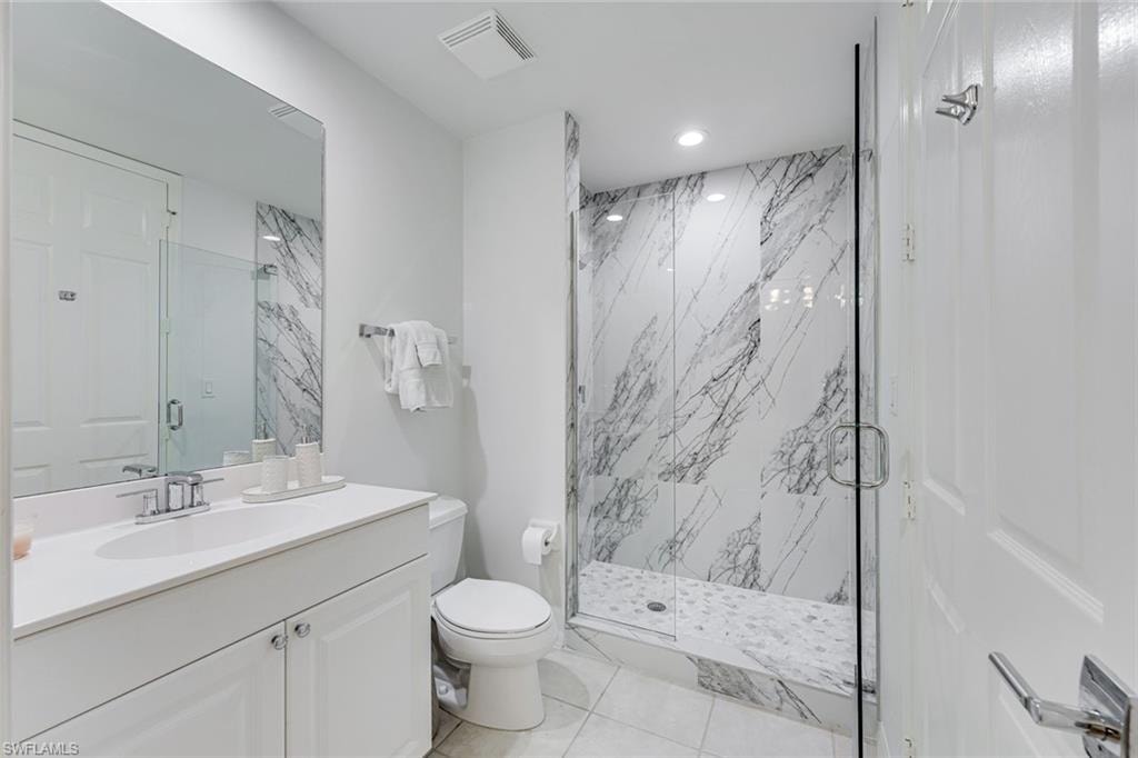 400 Flagship DR 705 photo 14