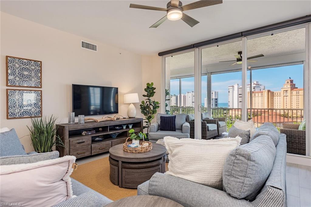 Living area with ceiling fan