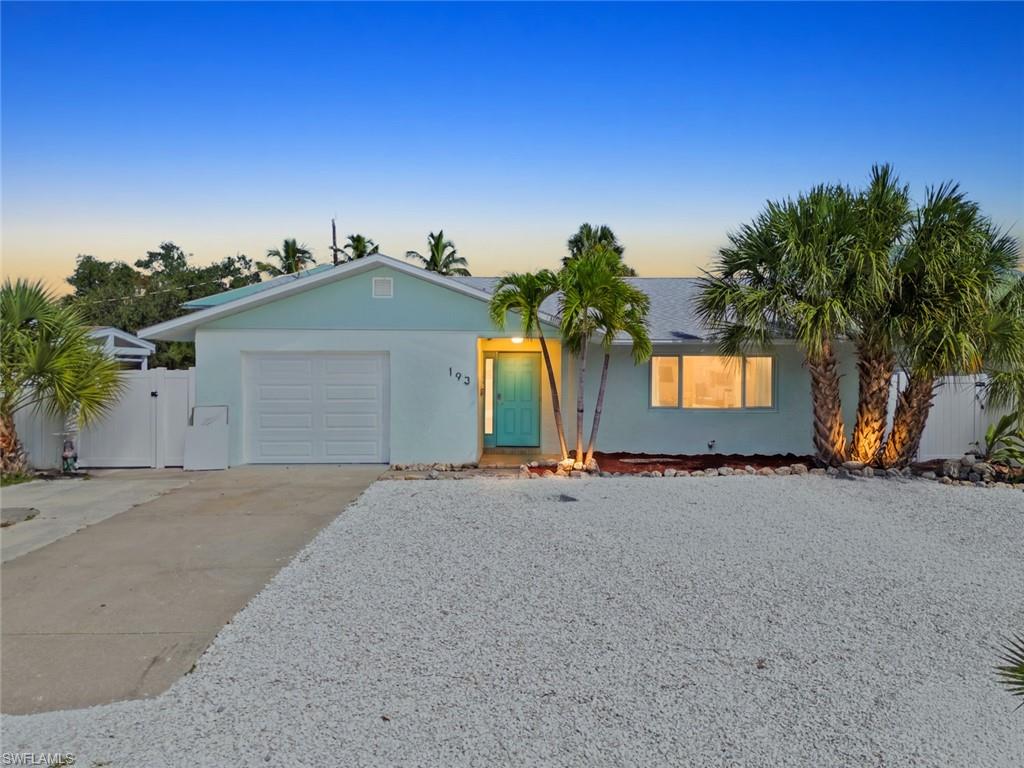 193 Hibiscus DR