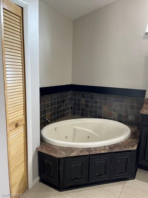master jacuzzi tub