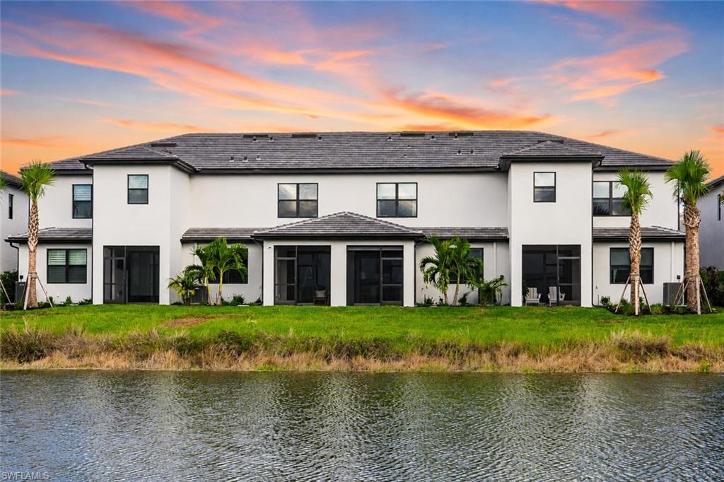 Back view 4153 Sonoma Oaks For Lease, Esperanza Bustamante, Naples, Florida.