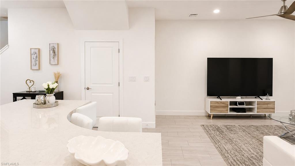 Living 4153 Sonoma Oaks For Lease, Esperanza Bustamante, Naples, Florida.3