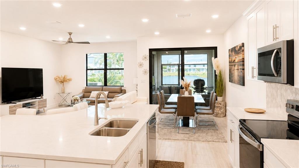 Kitchen 4153 Sonoma Oaks For Lease, Esperanza Bustamante, Naples, Florida.3