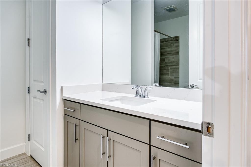 Guest Bath 4153 Sonoma Oaks For Lease, Esperanza Bustamante, Naples, Florida.