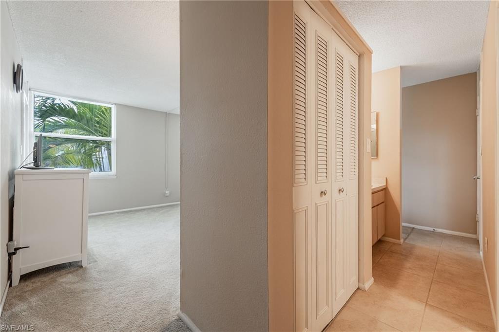5959 Winkler RD 218 photo 23