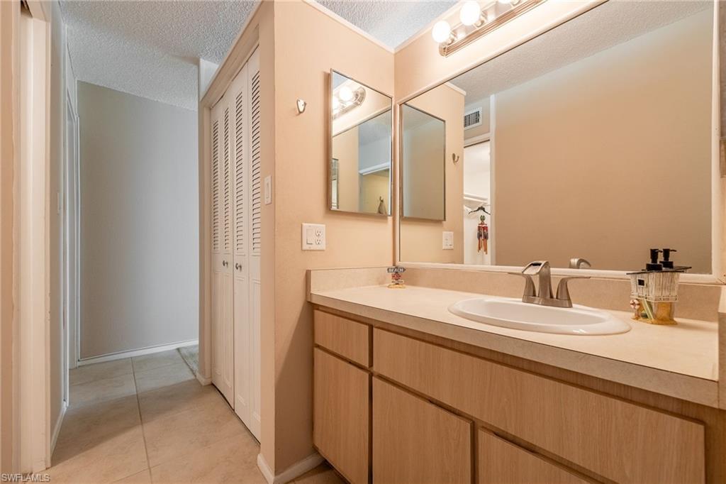 5959 Winkler RD 218 photo 22