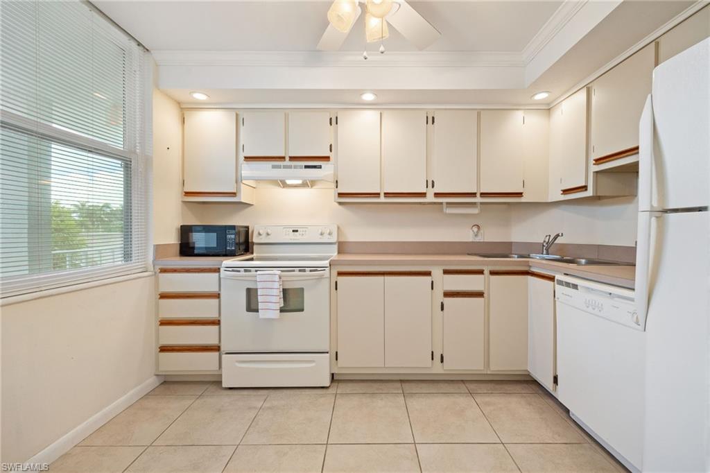 5959 Winkler RD 218 photo 10