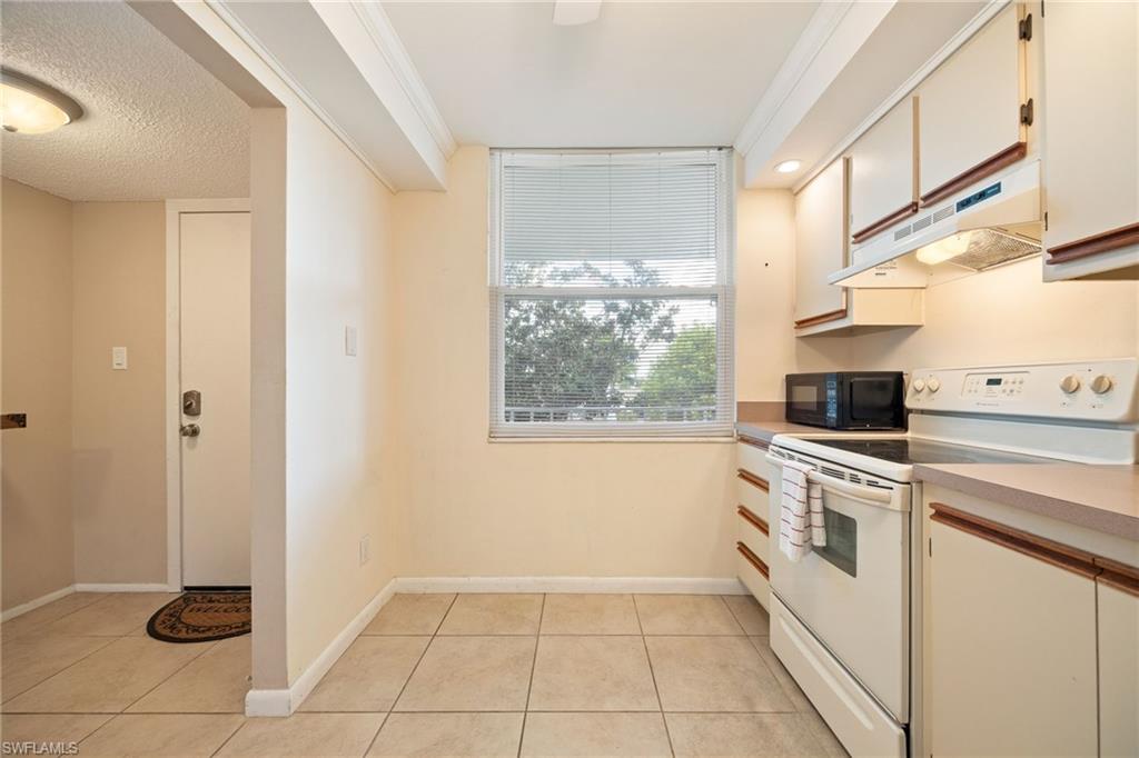 5959 Winkler RD 218 photo 8