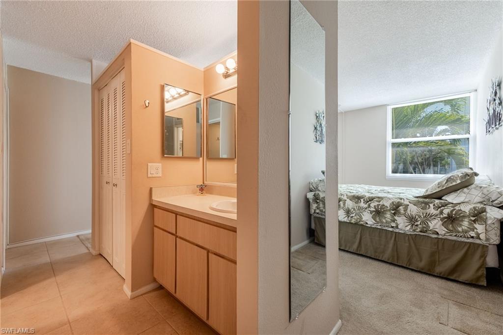5959 Winkler RD 218 photo 21