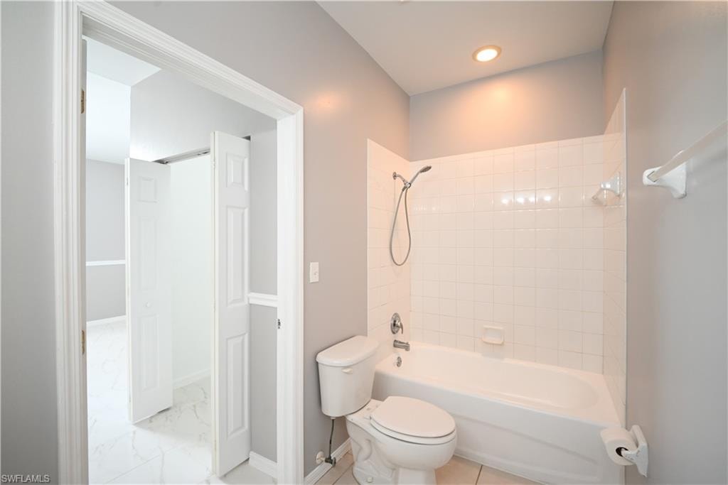 15433 Bellamar CIR 1023 photo 18