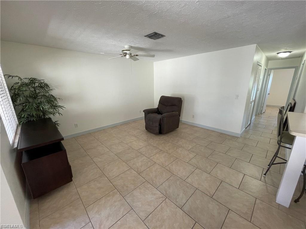 Neutral wall finishes