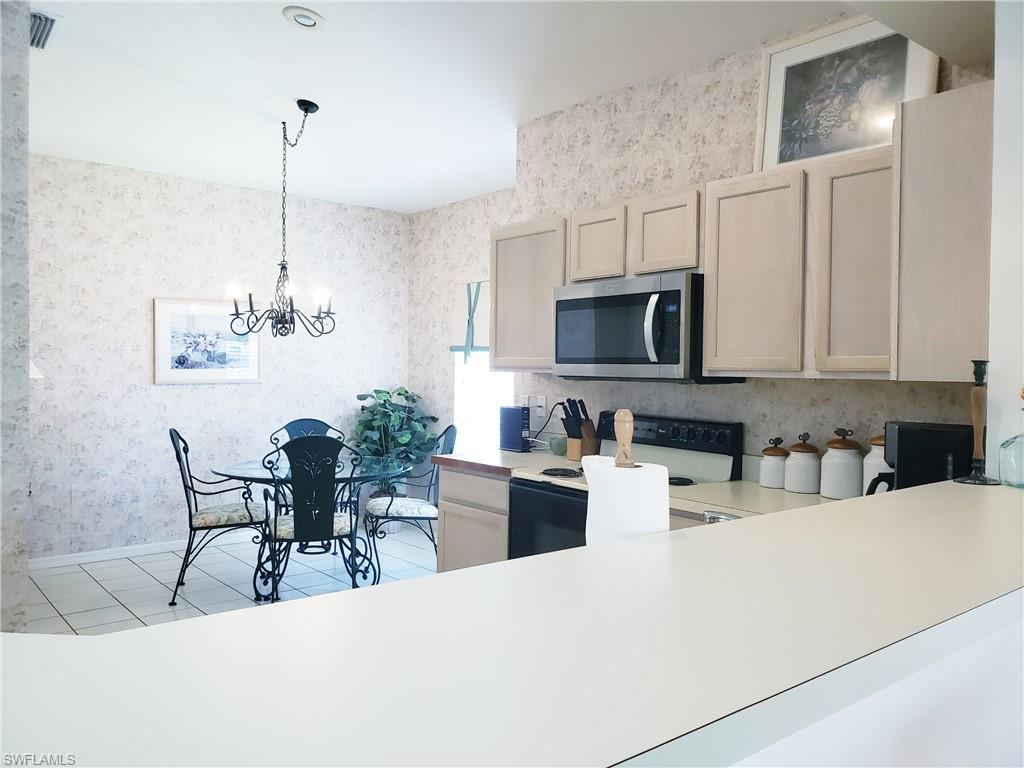 661 Wiggins Lake DR 201 photo 23