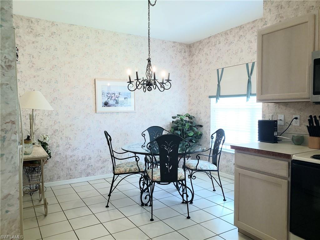 661 Wiggins Lake DR 201 photo 22