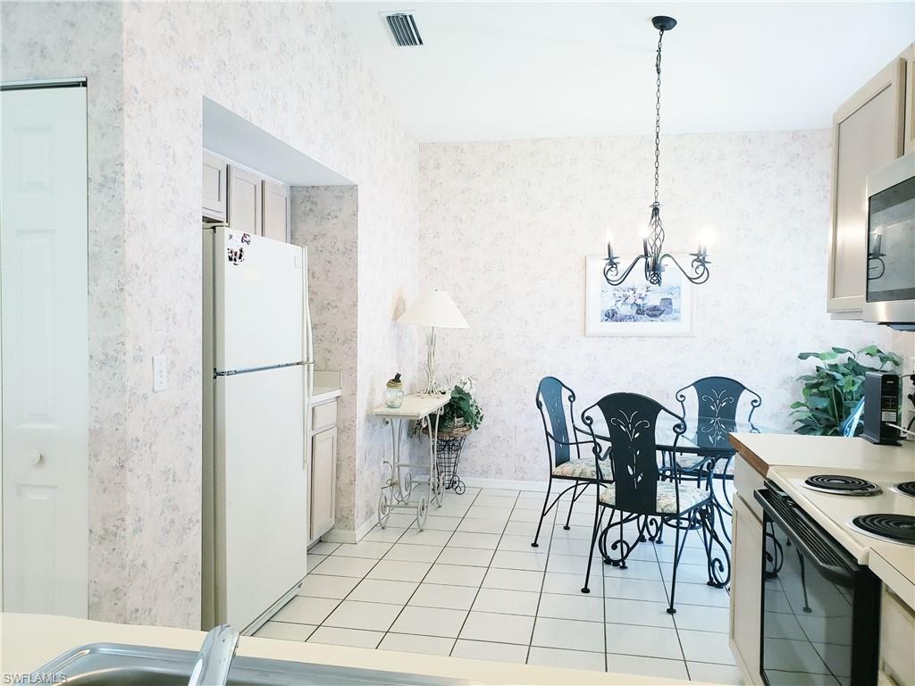 661 Wiggins Lake DR 201 photo 25