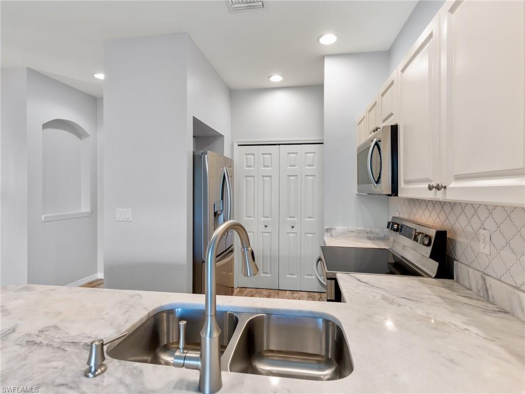 4231 Liron AVE 202 photo 7
