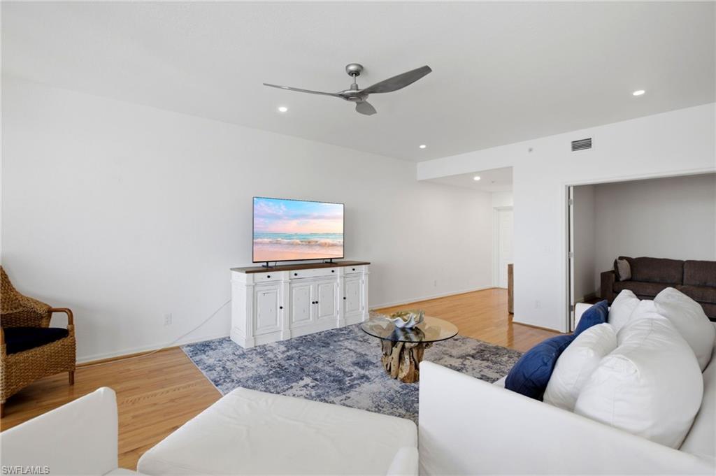 4141 Bay Beach LN 463 photo 6