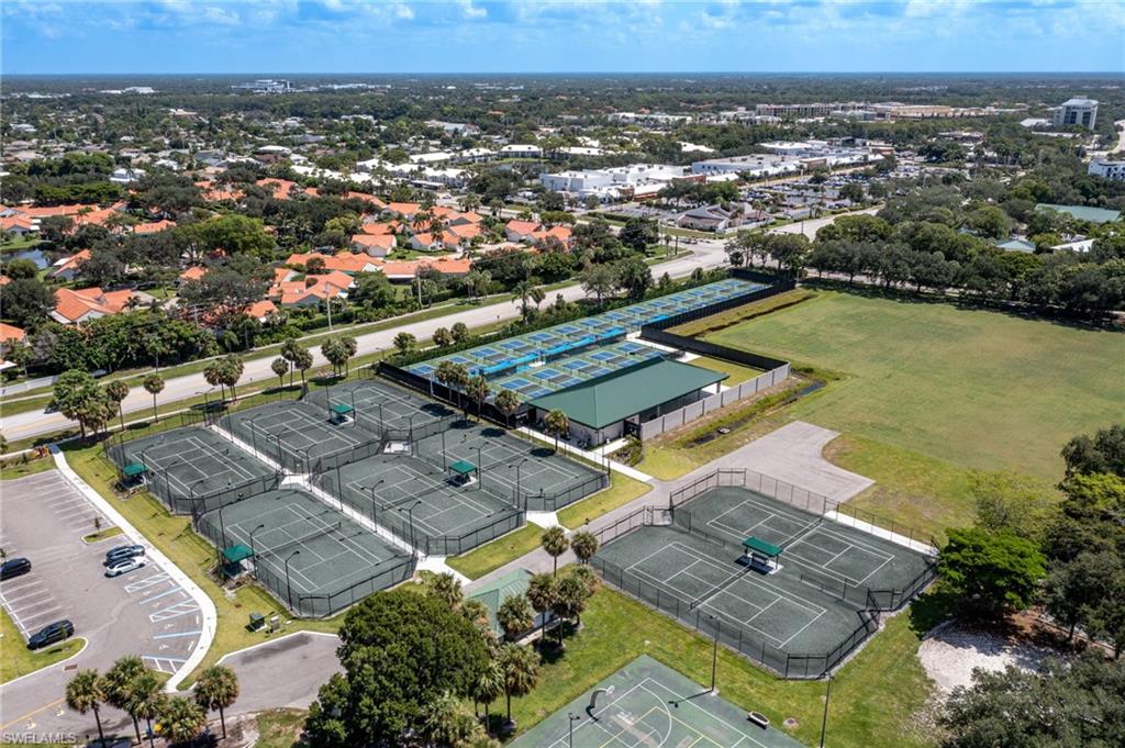 Close to racket center for Pelican Bay