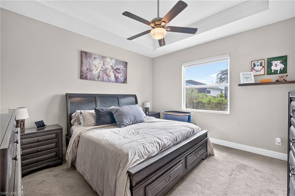 Tray ceiling with recessed lighting