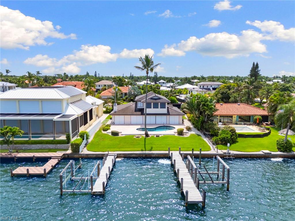 1535 Dolphin LN