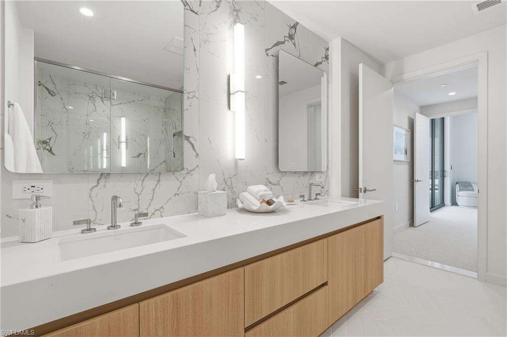 5100 Seagrass BLVD 306 photo 32
