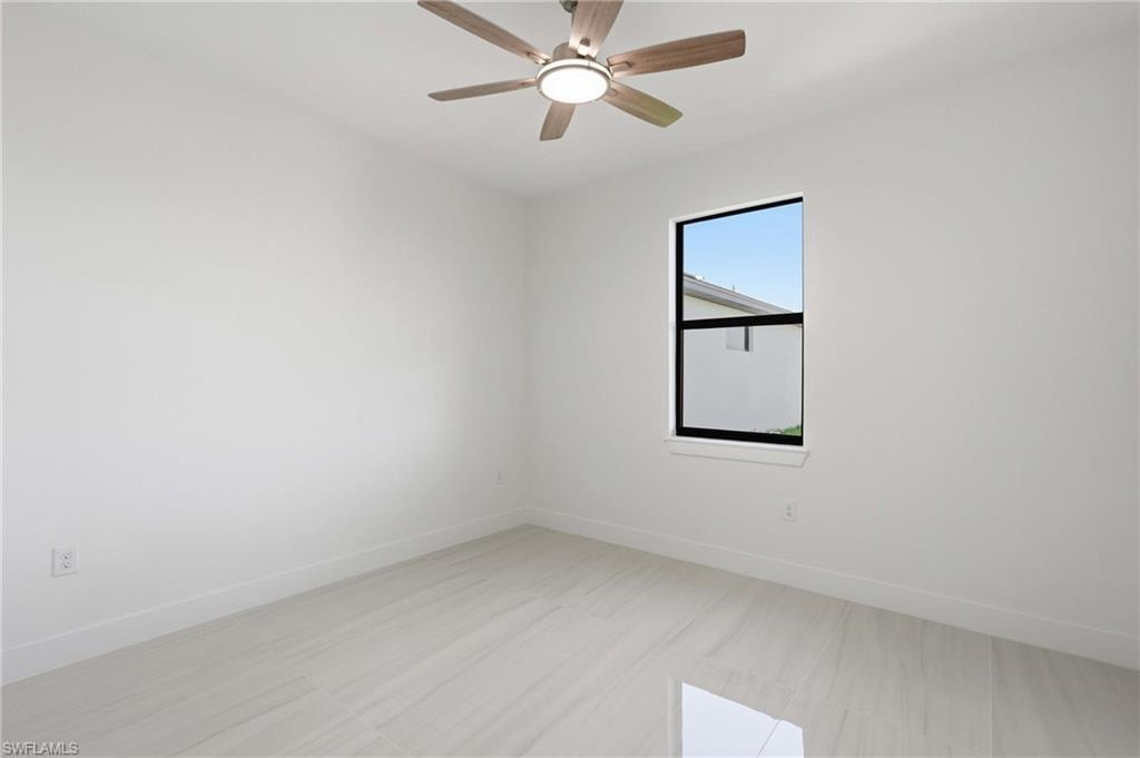 382 Pauline AVE photo 32