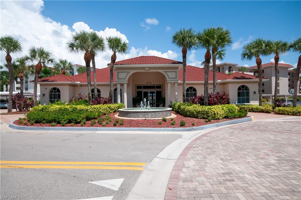 CLUB HOUSE