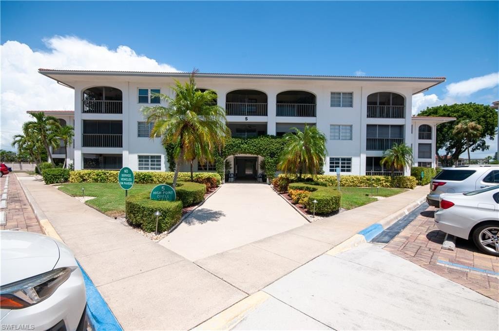 5 High Point CIR W 104