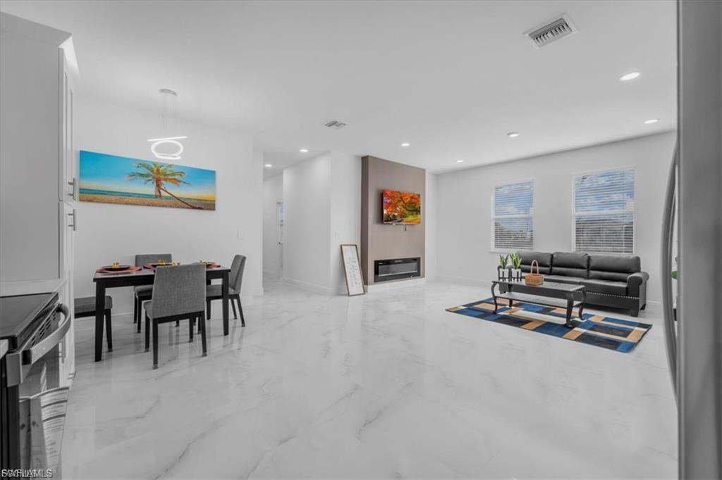Living/Dining (STAGED)