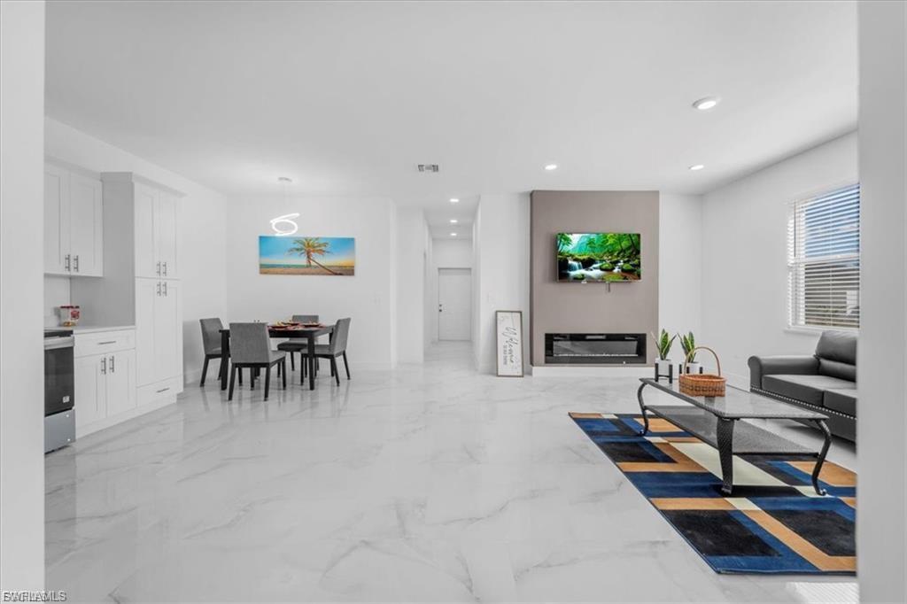 Living/Dining (STAGED)