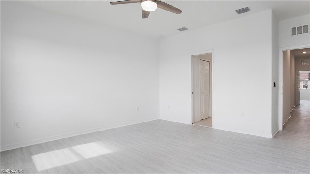 2792 Blossom WAY photo 11