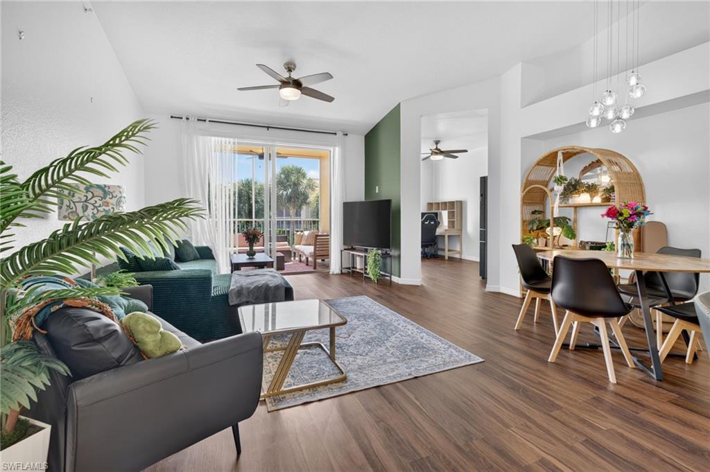 20254 Royal Villagio CT 203 photo 17