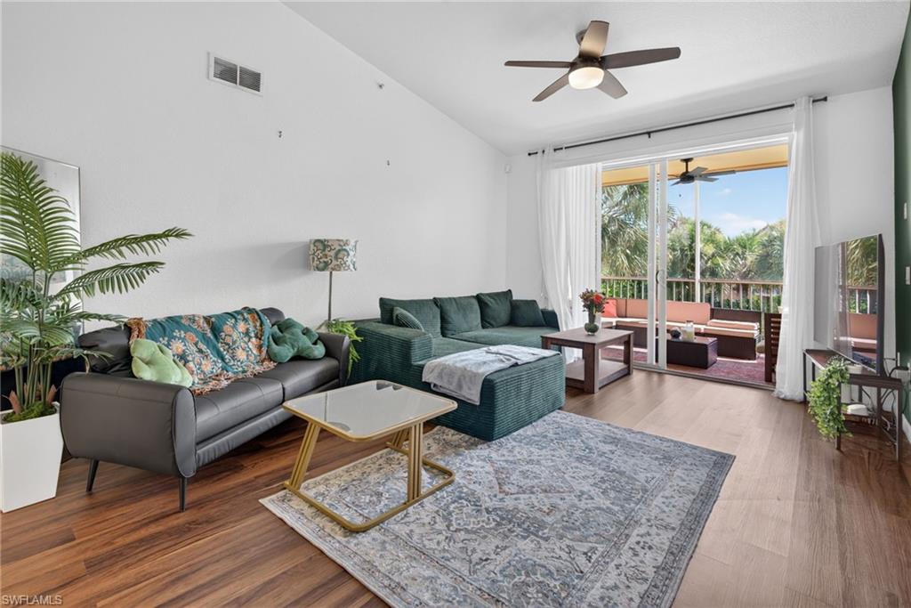 20254 Royal Villagio CT 203 photo 18