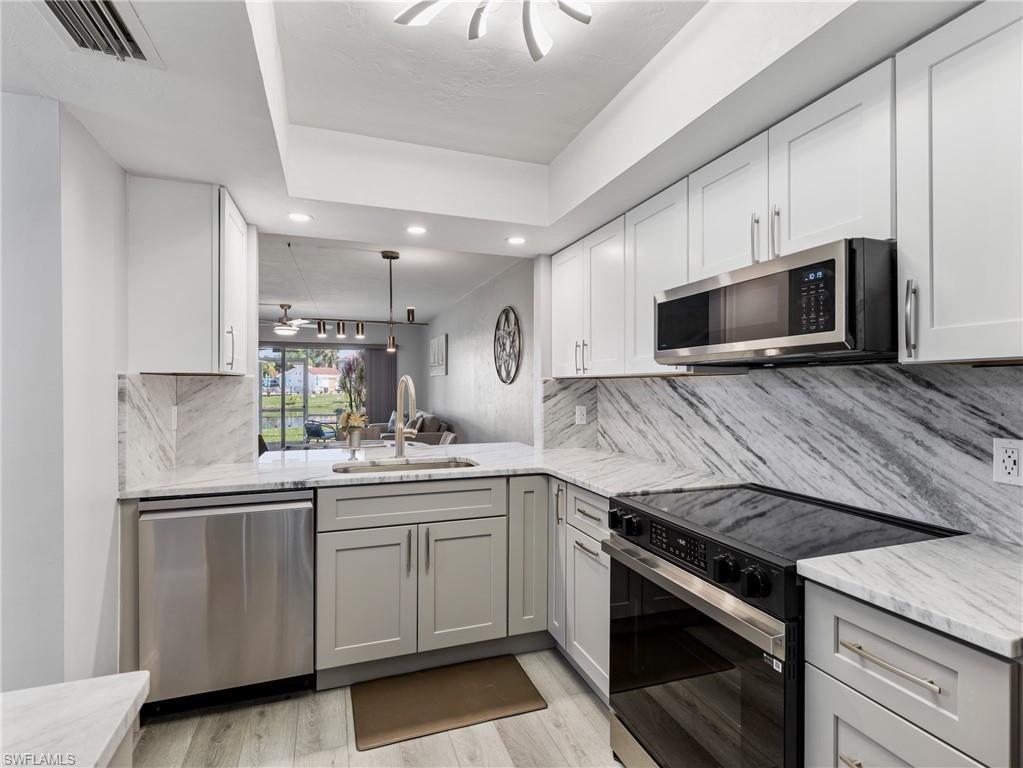 5471 PEPPERTREE DR 7 photo 11