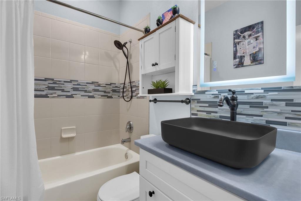 Guest Full Bath