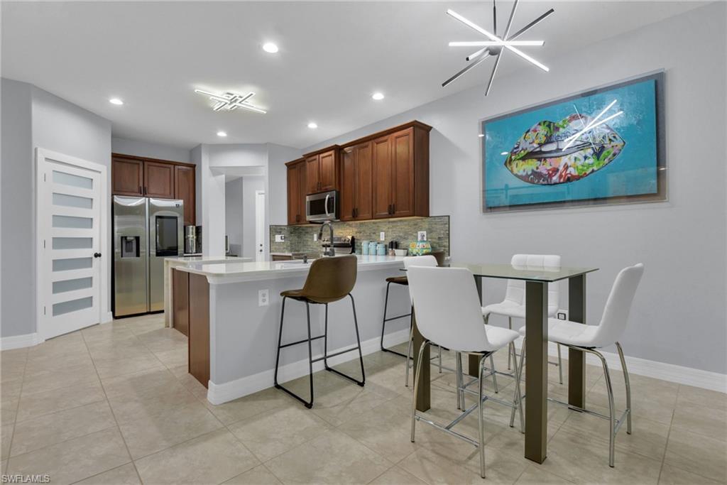 Breakfast Nook & Breakfast Bar